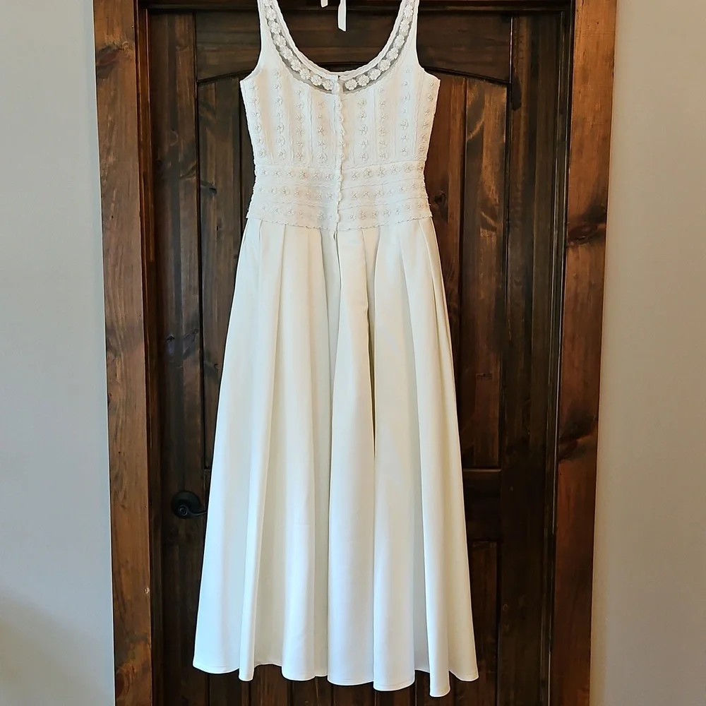 Vintage Sweetheart Gowns Daisy Chain A-Line Wedding Dress - Picture 5 of 8